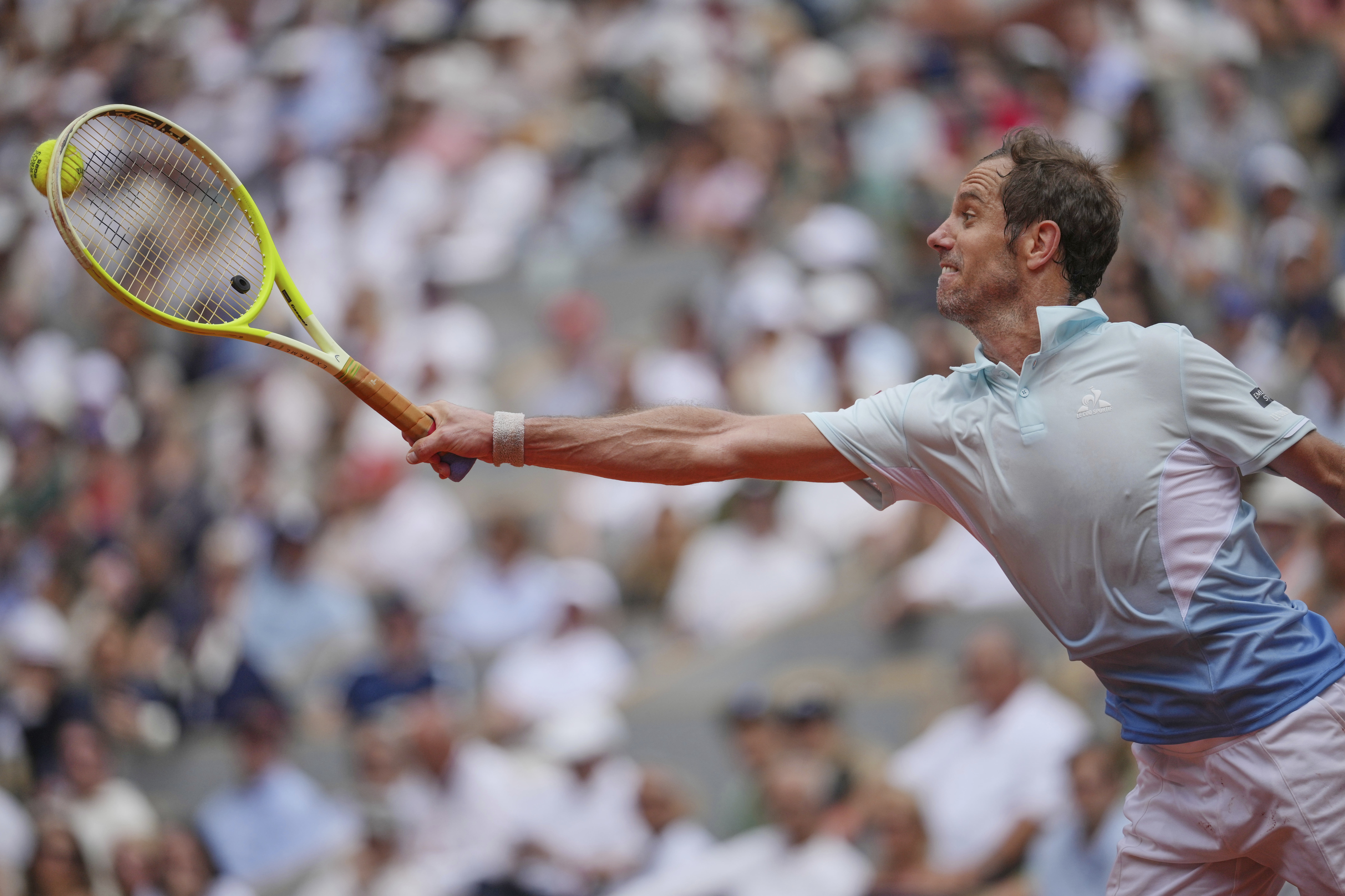 法网险胜澳网,辛纳带队取胜 法网险胜澳网,辛纳带队取胜