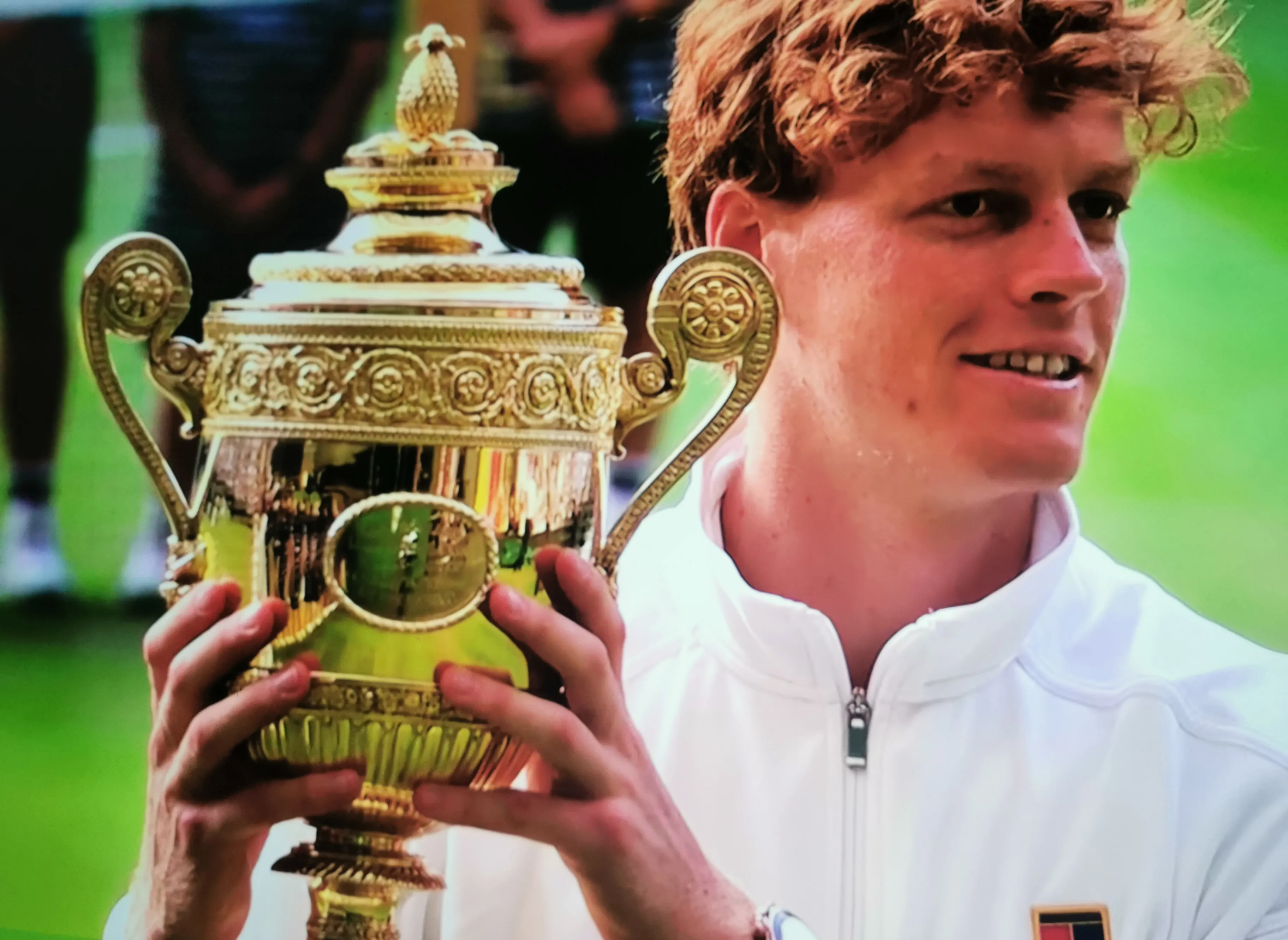 温网轻取拉沃尔杯,辛纳刷新纪录 温网轻取拉沃尔杯,辛纳刷新纪录