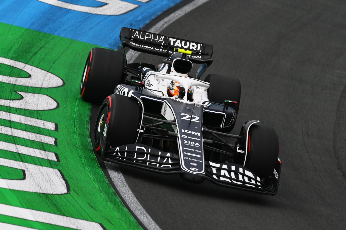 红牛车队逆转梅赛德斯,拉塞尔高光表现 红牛车队逆转梅赛德斯,拉塞尔高光表现