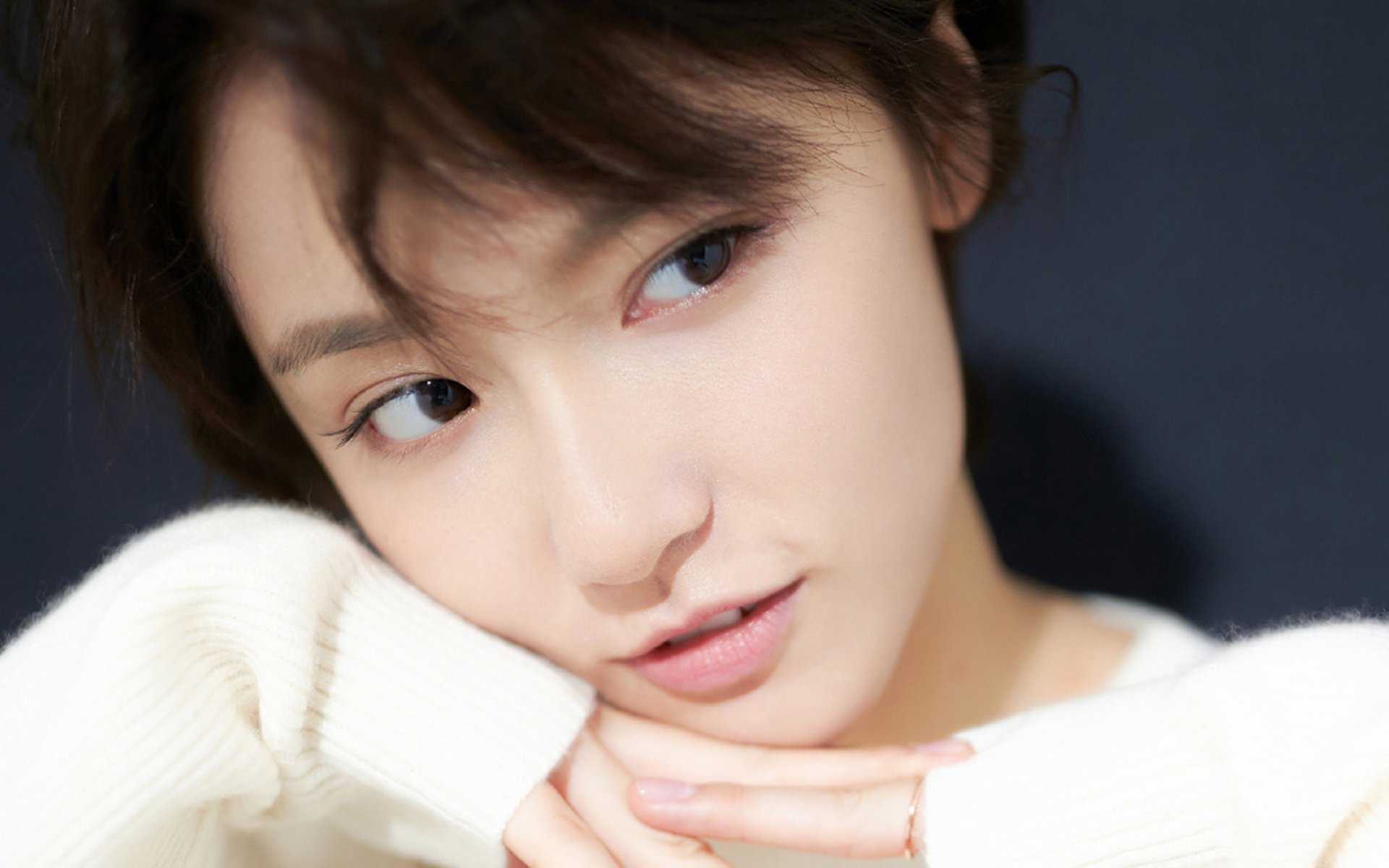 街道上飞驰的,究竟是赛车还是人类文明的火种?