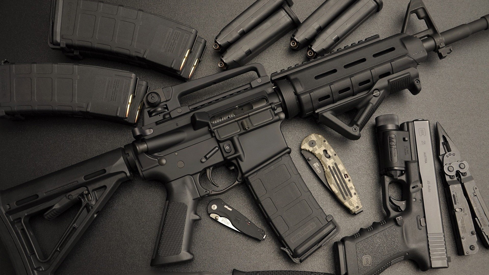 大场面齿轮、橙色意外与钢铁血肉，足球的三重奏诗